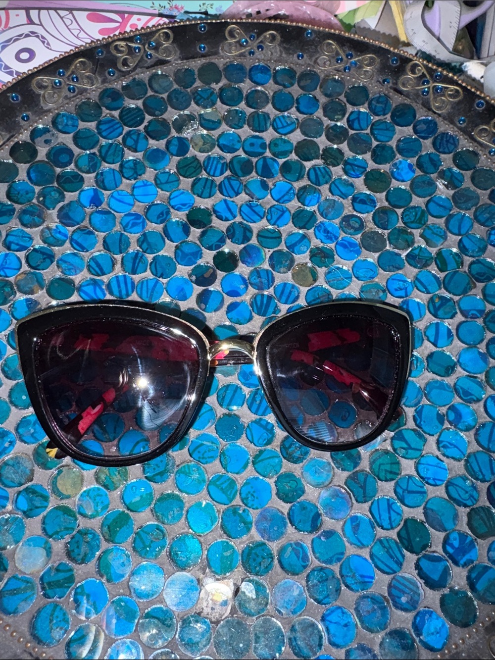 Black and Gold Cat-Eye Sunglasses - Classic UV Protection 100%